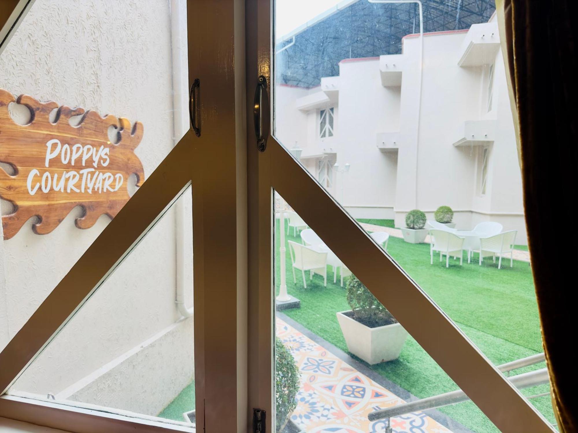 Poppys Pleasant Stay Kodaikanal Eksteriør billede